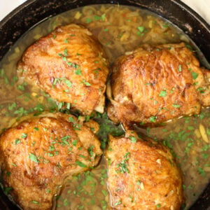 Skillet Chicken with Garlic, Shallot, and Wine Sauce is an incredibly easy and comforting dish, full of flavor and perfect for family dinners or a friends get-together.