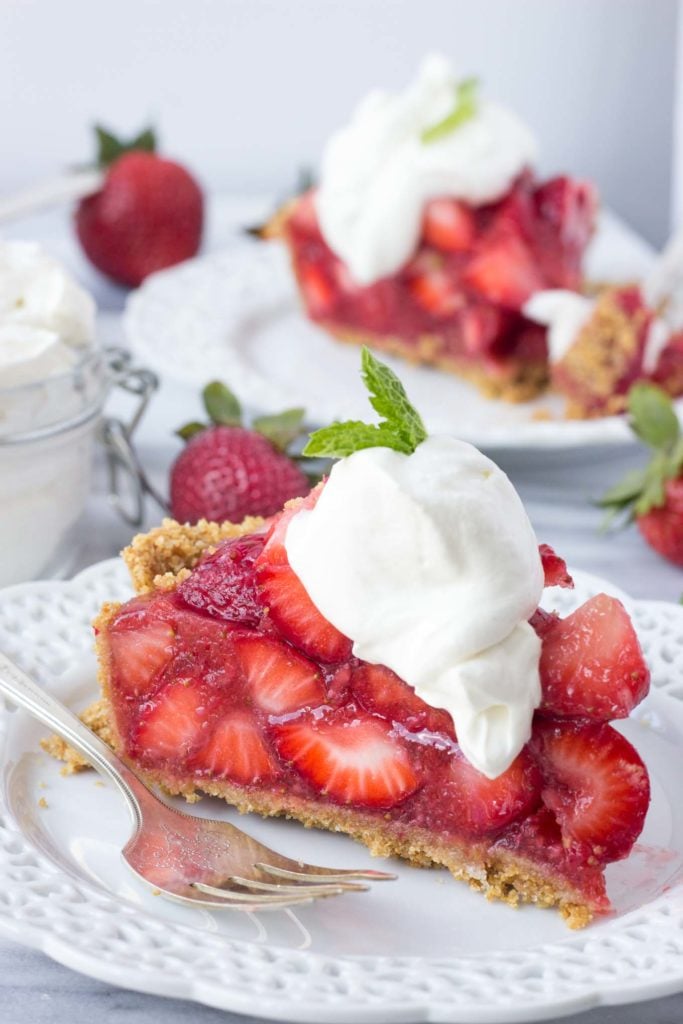 Summer Strawberry Pie - a sweet, no-bake summer dessert made without gelatin! | Fork in the Kitchen