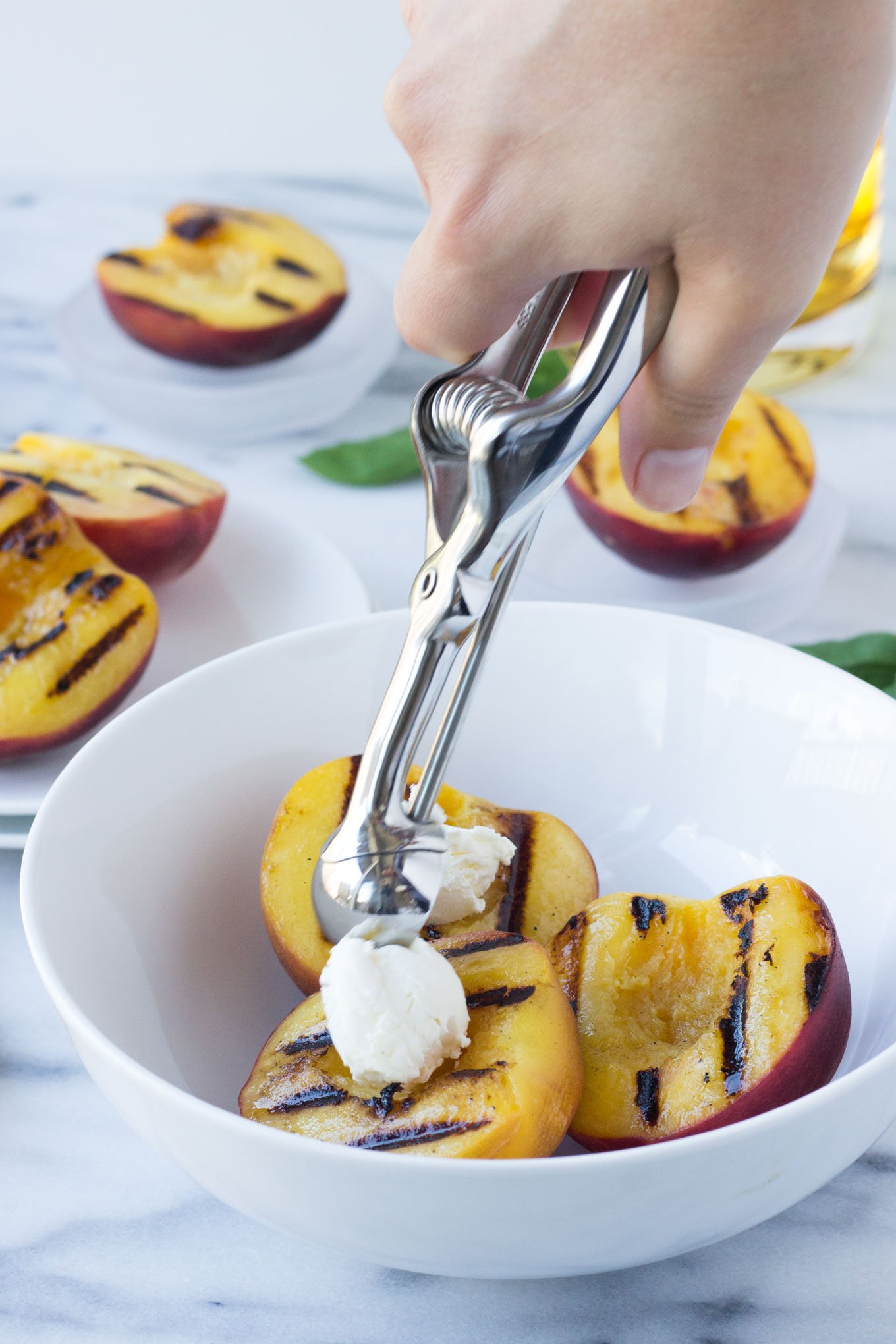 Mascarpone Grilled Peaches with Honey Sauce