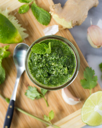 5 Ingredient Mint Cilantro Chutney - a super quick recipe, perfect as a marinade, dip, or spread! | Fork in the Kitchen