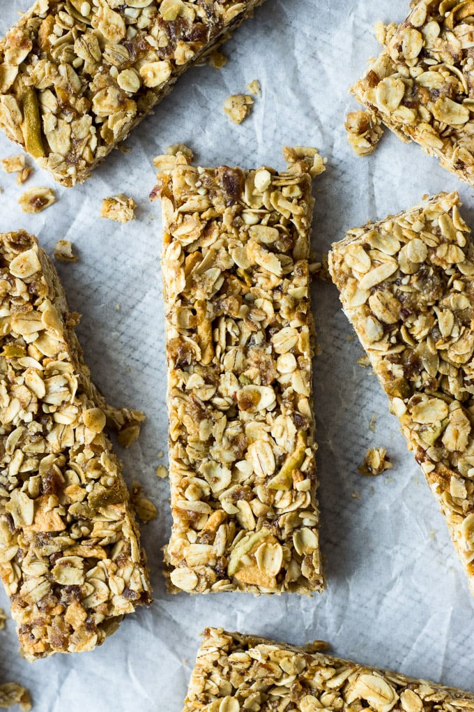 No Bake Apple Granola Bars | Fork in the Kitchen - A quick, no bake granola bar recipe full of crunch, texture, and needs only 8 ingredients! No refined sugar, gluten, or dairy!