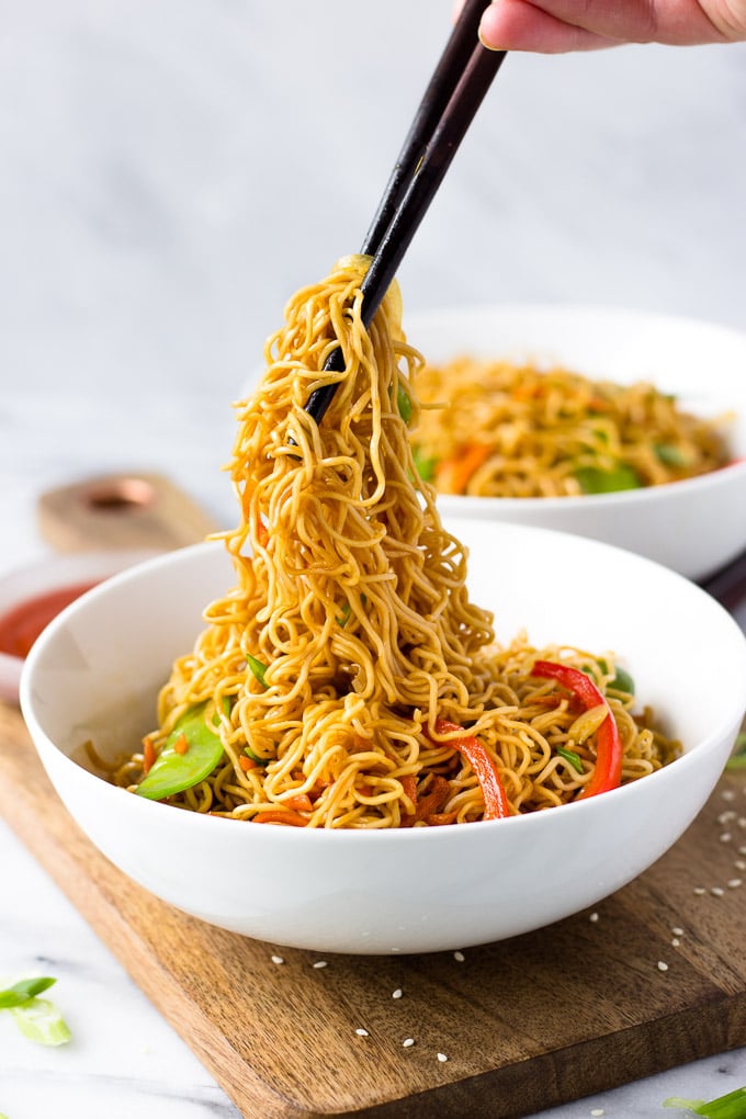 Vegetable Lo Mein for Two - better than take-out, this classic Chinese dish is a quick dinner and can easily be doubled! | Fork in the Kitchen