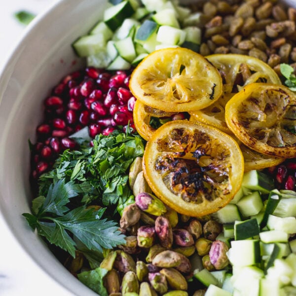 Vibrant Middle Eastern Salad - a simple salad bursting with flavor! | Fork in the Kitchen