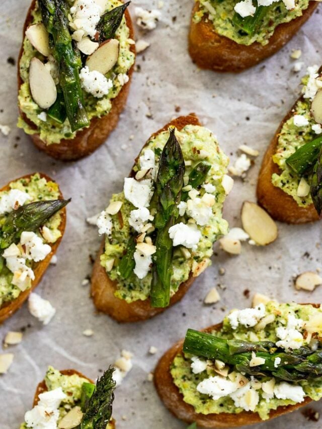 Holiday Party Worthy Citrus Pesto Crostini with Goat Cheese