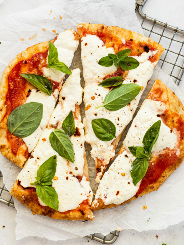 Make Lunch Simple with Vegetarian Flatbread Pizzas!
