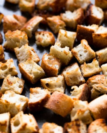 cropped-211101.homemade.croutons-7177.jpg