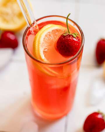Strawberry lemonade with garnishes.