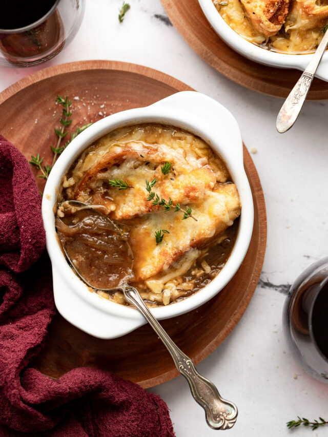 Enjoy Classic French Onion Soup with a Vegetarian Twist!
