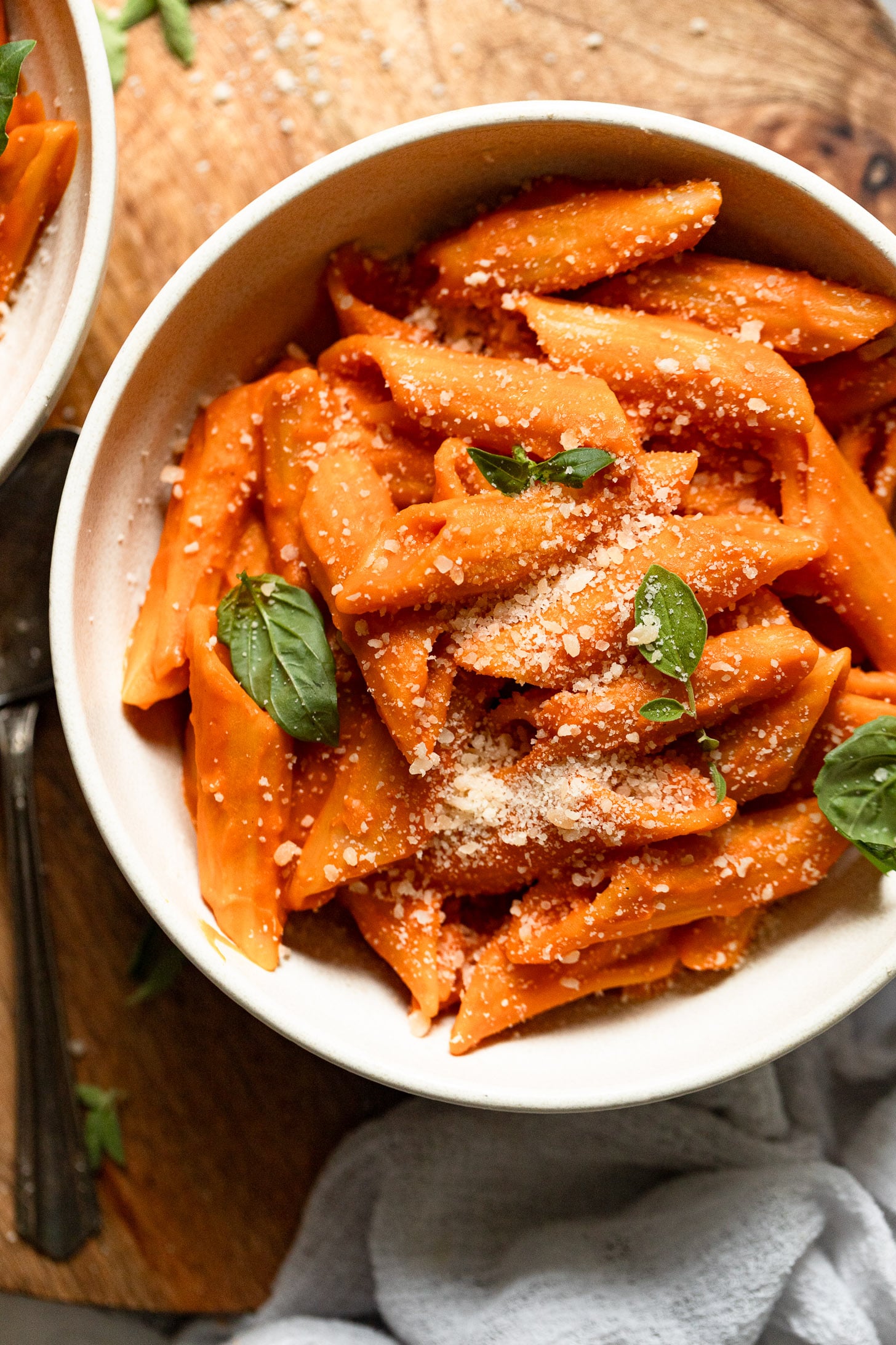 Red Shell Pasta 30-Minute Pasta with Roasted Red Pepper Sauce (No Cream!)