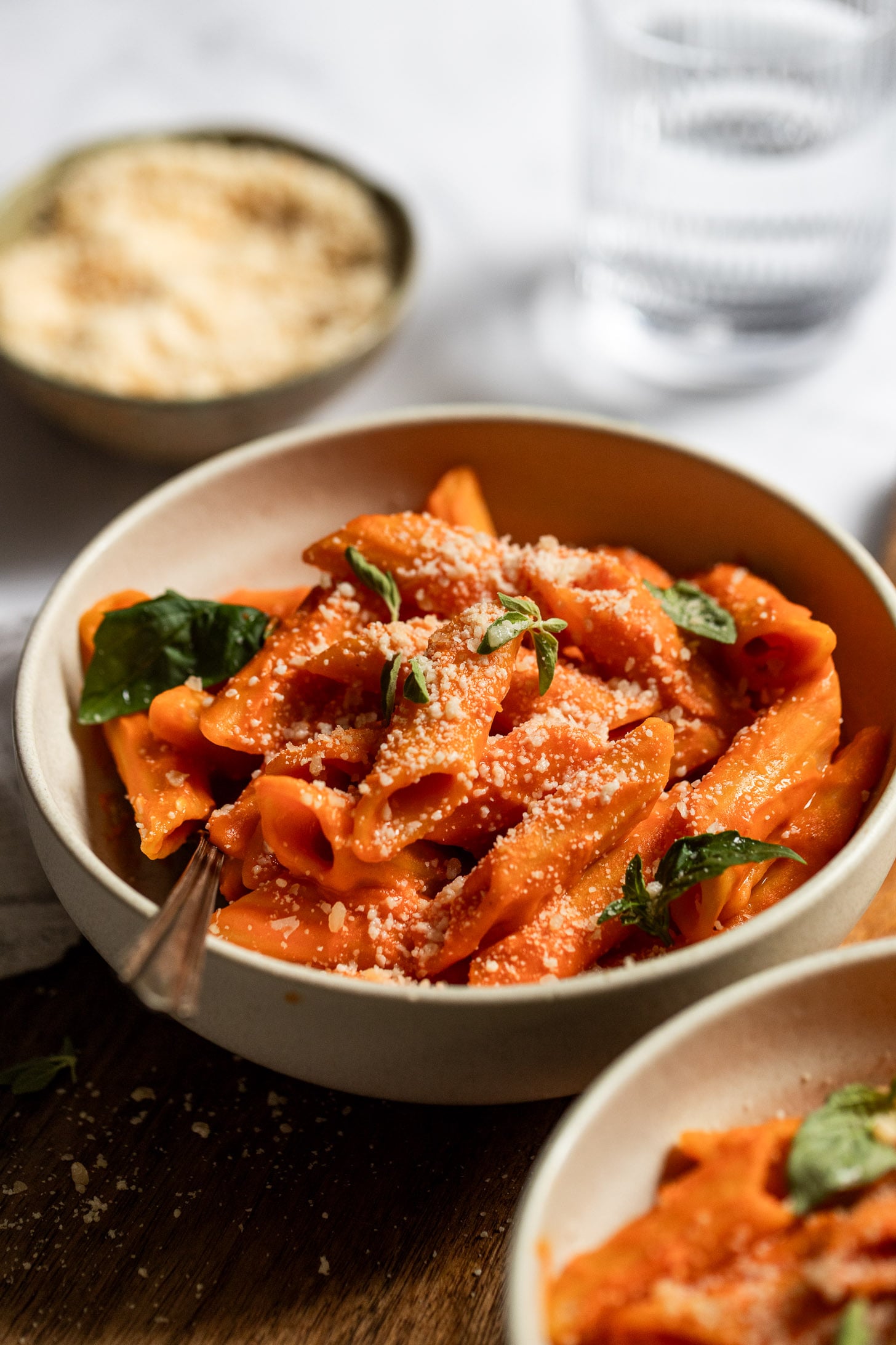 Red Shell Pasta 30-Minute Pasta with Roasted Red Pepper Sauce (No Cream!)